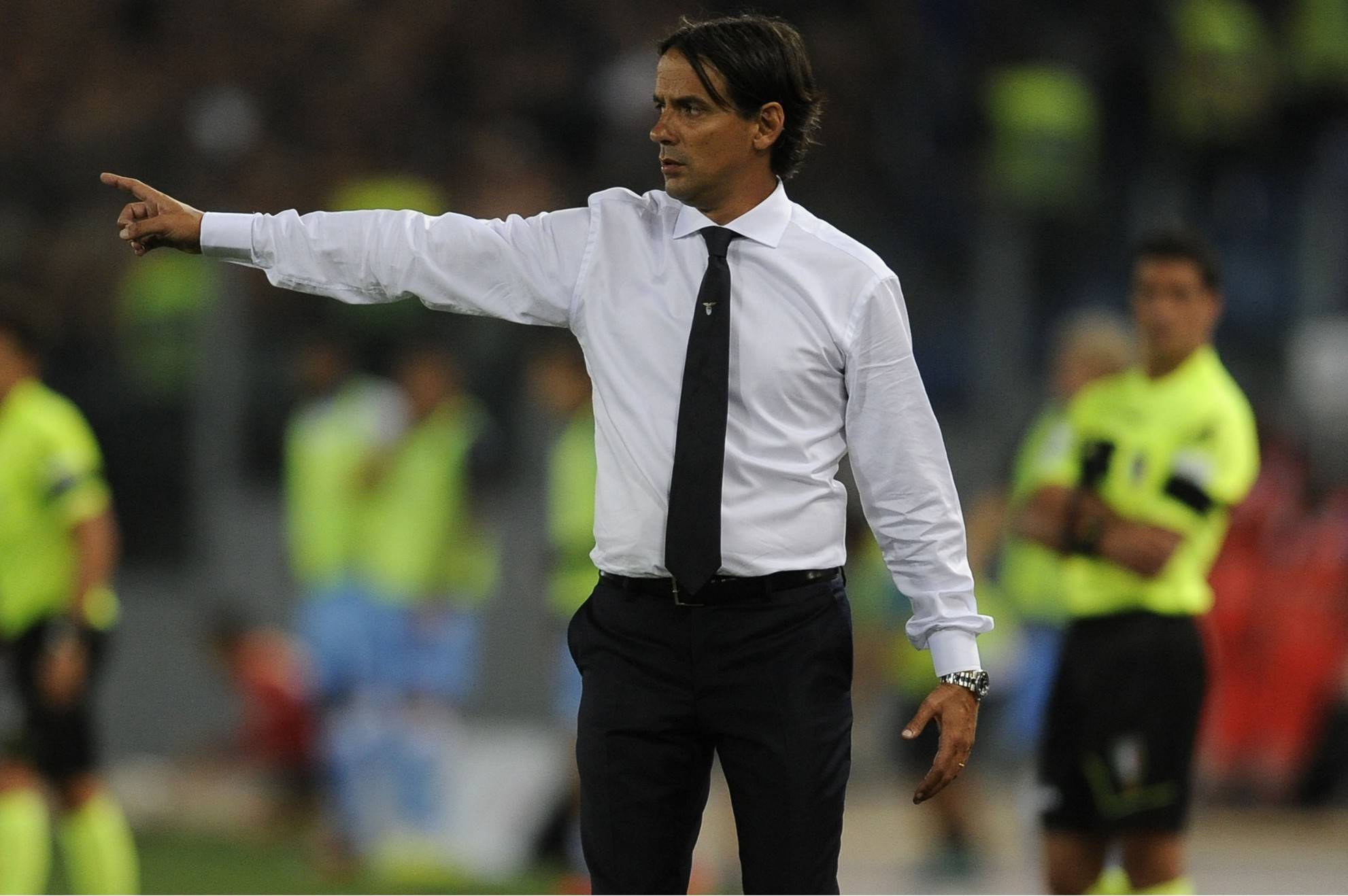 欢迎韩国访客来公司参观交流